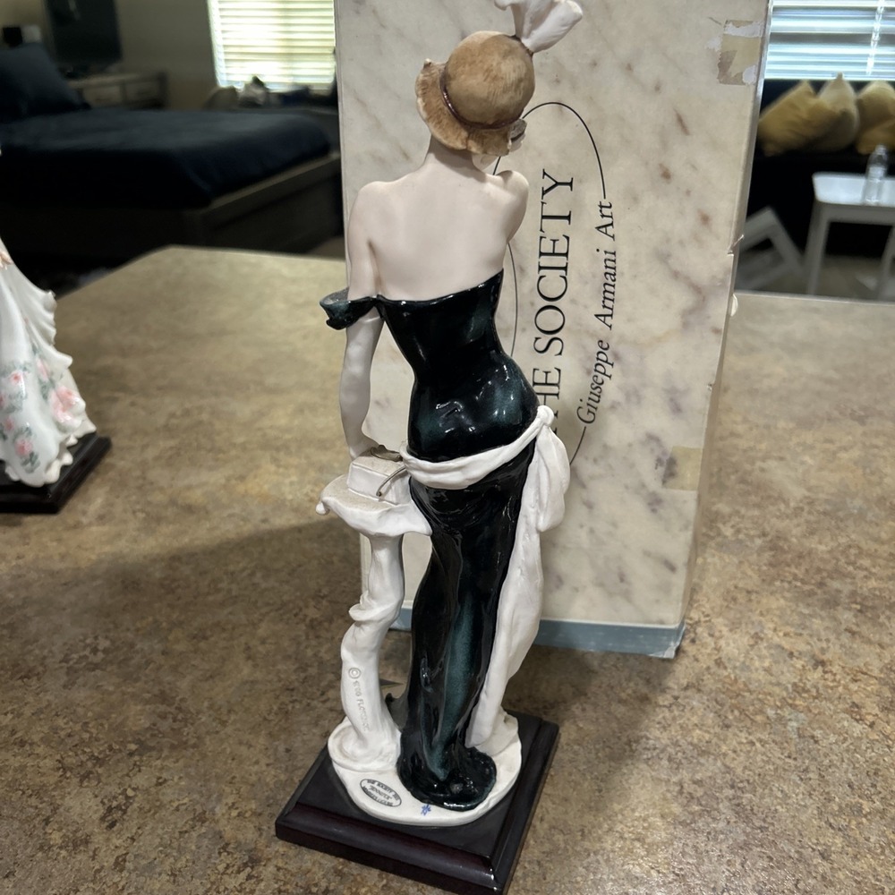 Giuseppe Armani 1301C Jennifer 14.5" Statue Limited Society Members 2001 w/Phone - Picture 3 of 7